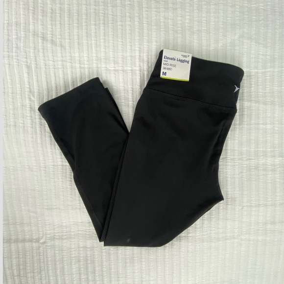 NWT Old Navy Active Elevate Capri Leggings Crop Mid Rise Solid Black Womens Med - Picture 4 of 10